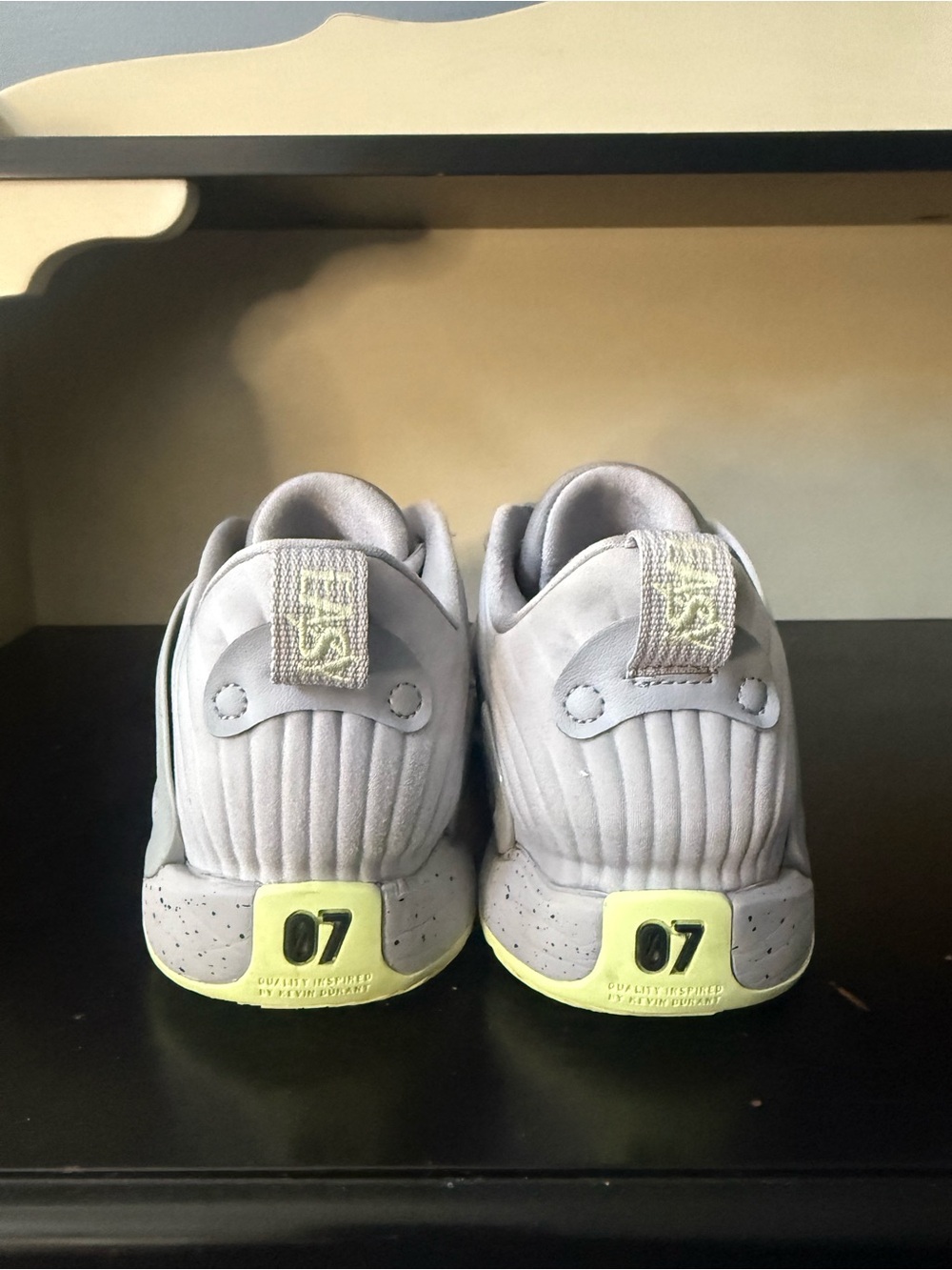 Nike Kids  Kevin Durant shoes aLight Gray and Neon Yellow Sneakers size 6.5 - Picture 3 of 10